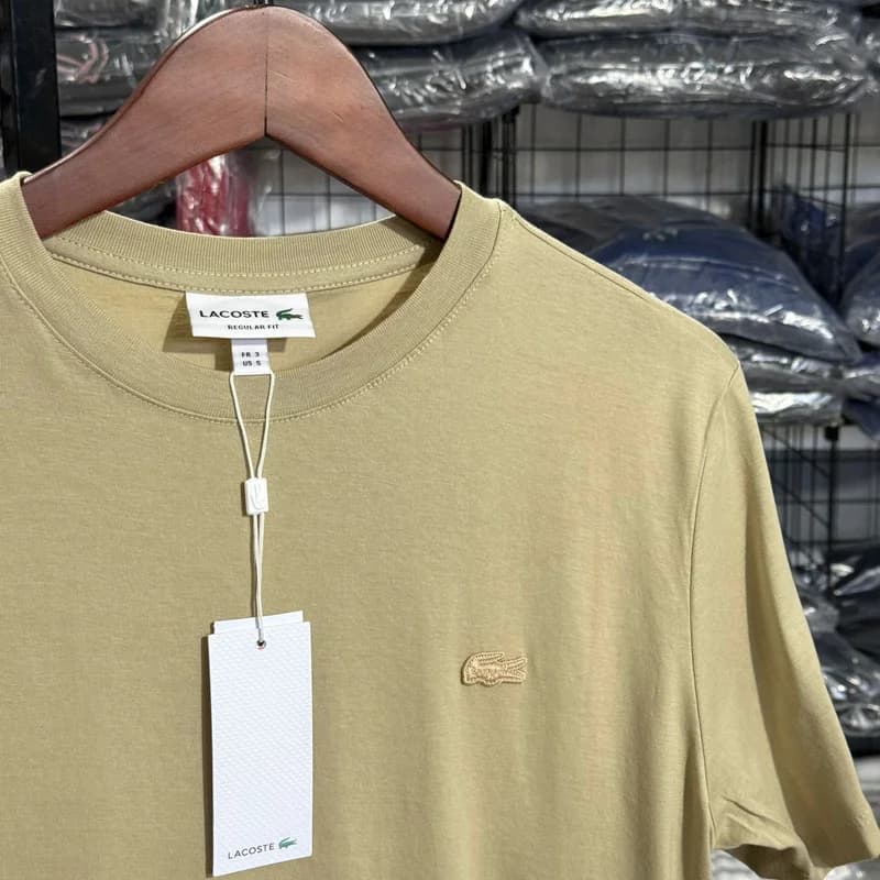 Camiseta Basica Lacoste Monocromatica cor Bege