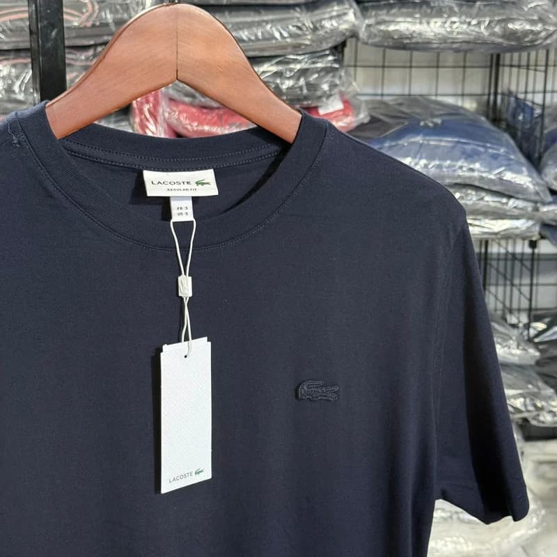 Camiseta Basica Lacoste Monocromatica cor Azul Marinho