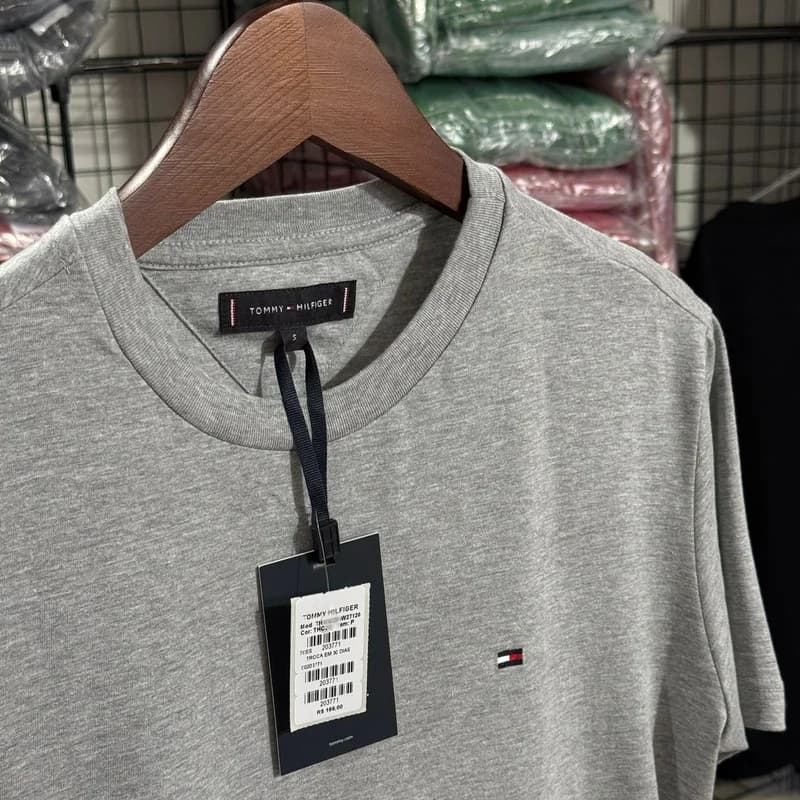 Camiseta Basica Tommy Hilfiger cor Cinza Mescla